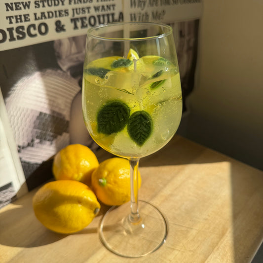 Limoncello | Eiswürfel | Zitronen