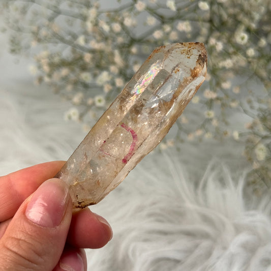 |Bergkristall mit Wassereinschluss und Regenbögen